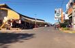 Tras dos meses de cuarentena y de permanecer cerrados, en la mañana de ayer reabrieron sus puertas algunos locales comerciales en esta ciudad. El panorama fue desolador, según se verificó.