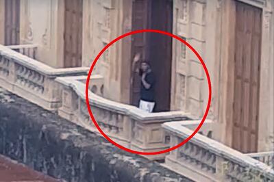 Es viral una imagen tomada a Dinho, desde su lugar de arresto.