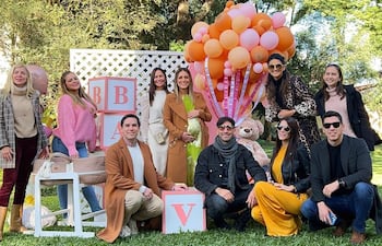 Emma Viedma en el Baby shower que sus amigos le organizaron ante la inminente llegada de Verona.