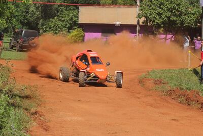 Miguel Wolf se impuso en la espectacular categoría Speed Car en Coronel Oviedo.