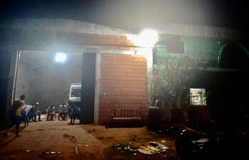 Al menos tres delincuentes irrumpieron al local comercial, llevandose desde dinero hasta bebidas alcohólicas.