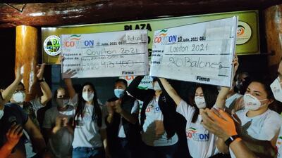 Momento en que anunciaron la recaudación del Covitón de Curuguaty. Hubo gran respaldo a la iniciativa.