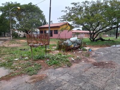 La basura se acumula ante la falta de recolección en Ayolas.