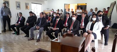 Los concejales municipales prometieron dejar de lado el partidismo.