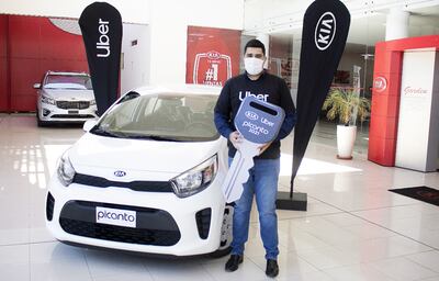 Ernesto Daniel Ferreyra, socio conductor registrado en la aplicación de Uber, es el flamante ganador del concurso organizado por Kia y Uber.