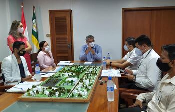 La reunión se desarrolló en el Rectorado de la Universidad Nacional del Este.