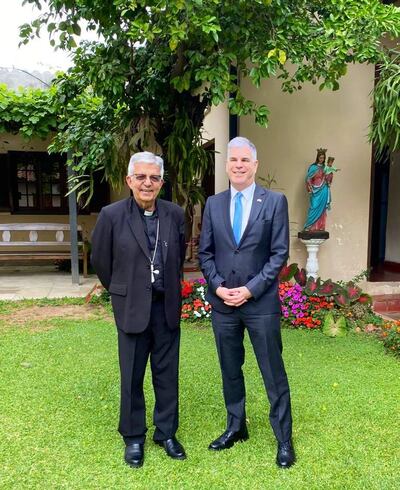 Encuentro entre el Cardenal Adalberto Martínez y el Embajador de EE. UU. Marc Ostfield. (Fuente de Twitter).