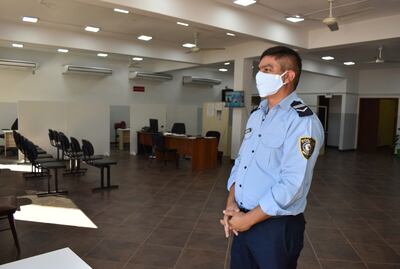 Área de  espera de la Dirección de Identificaciones de la Policía Nacional, oficina regional  que funciona en Caacupé.