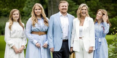 La familia real de Holanda posa en un retrato familiar oficial. Fotografía de archivo.