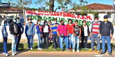 El grupo de pobladores de Independencia que se movilizó ayer para exigir insumos y equipos de bioseguridad para los médicos.
