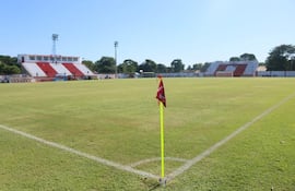 El estadio Isidro Roussillón de Villa Hayes albergará el duelo entre el campeón Benjamín Aceval frente al Deportivo Pinozá, que se juega la permanencia.