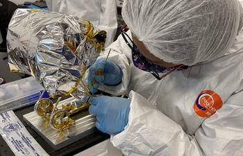 Las nanopartículas de óxido de hierro se emplean para liberar fármacos de forma localizada en el organismo, eliminar células tumorales mediante la emisión de calor (hipertermia) o realizar diagnósticos en resonancias magnéticas.