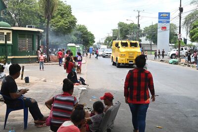 Comunidades indígenas se encuentran manifestándose frente al Instituto Paraguayo del Indígena (INDI) hace varios días.