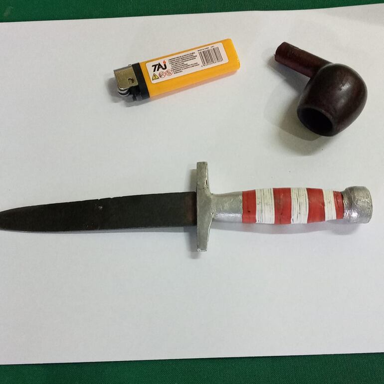 Las evidencias incautadas del poder del supuesto asaltante.