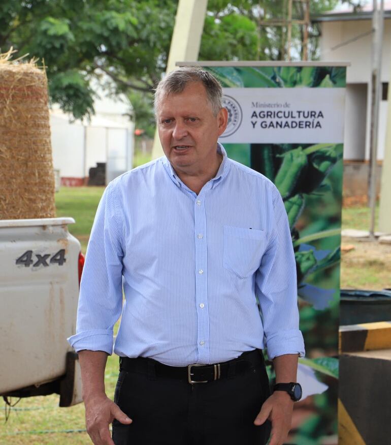 Ministro de Agricultura y Ganadería Ing. Agr. Moisés Santiago Bertoni