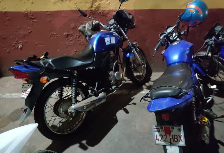 Motocicletas incautadas tras el choque en el que dos adolescentes de 17 años estuvieron implicados.