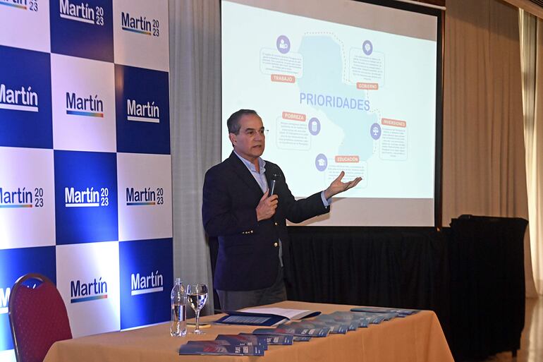 Martin Burt lanzó su candidatura a la Presidencia de la República para el periodo 2023-2028. 