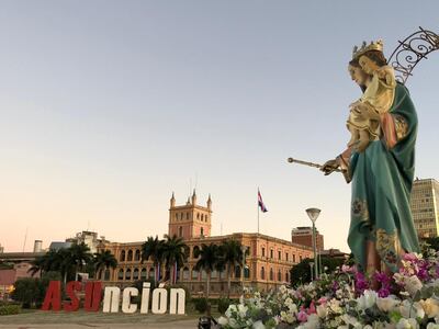 Imagen peregrina del santuario María Auxiliadora en la costanera de Asunción.