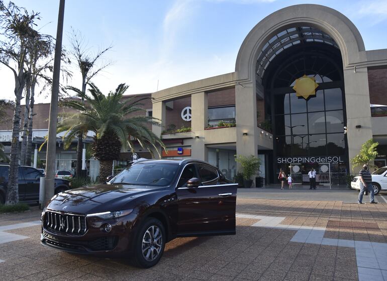 El Shopping del Sol sorteó esta SUV Maserati, modelo Levante 350, 0 Km.