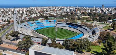 Fotografía panorámica que muestra una vista aérea del Estadio Centenario, en Montevideo (Uruguay).