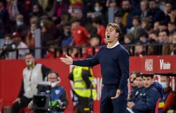 Julen Lopetegui, entrenador del Sevilla, que recibe hoy al líder Real Madrid.