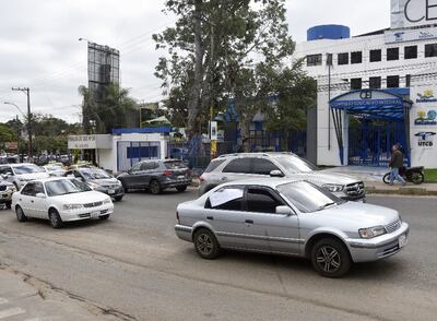 Docentes de UTCD se manifestaron ayer por falta de pago.