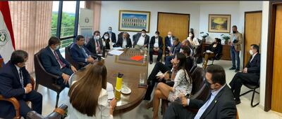 La reunión realizada esta mañana en Diputados en donde el ministro de Hacienda, Óscar Llamosas, insistió en que se deje sin efecto el recorte al FEEI.