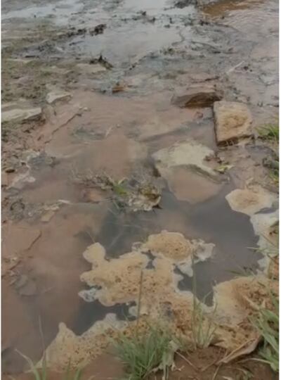 Pérdida de agua en barrio Kennedy de Lambaré.