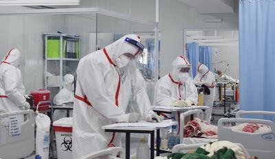 Solo en las unidades de cuidados intensivos del HNI trabajan 120 médicos, 260 enfermeros y 30 agentes de apoyo.