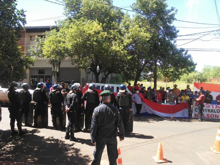 Antimotines tuvieron que intervenir para evitar más destrozos.