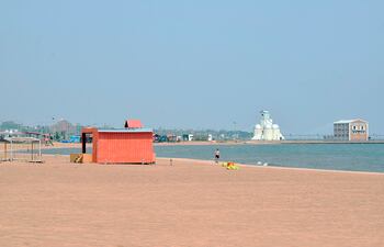 Vista de la playa San José, en la actualidad, que es la más visitada normalmente en verano.