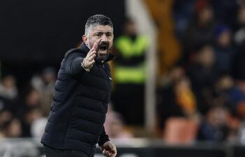 El entrenador del Valencia, Gennaro Gattuso, durante el partido de Liga en Primera División que Valencia CF y UD Almería en el estadio de Mestalla, en Valencia, el pasado 23 de enero de 2023. El Valencia y el técnico italiano Gennaro Gattuso han decidido "de mutuo acuerdo" rescindir el contrato que les unía hasta junio de 2024, según comunicó este lunes el club de Mestalla, que también avanzó que el equipo quedará de momento en manos de Voro González.