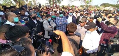 Ministros y senadores se reúnen con nativos en Caaguazú.