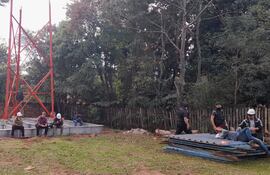 Vecinos de Caaguazú están preocupados por la instalación de antenas en zonas urbanas.