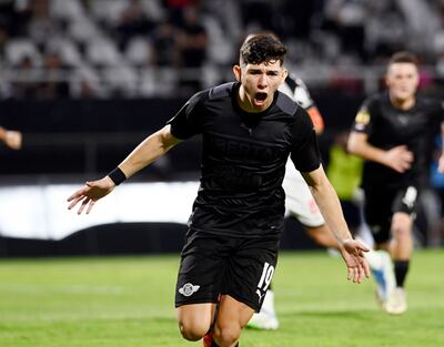 La celebración de Julio Enciso tras marcar el gol de penal que le dio el triunfo a Libertad 3-2 frente a Olimpia.