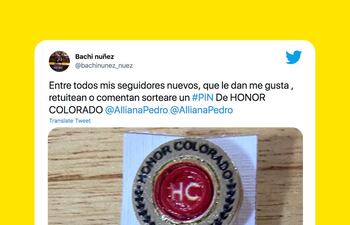 Bachi Núñez publicó que quiere sortear un pin del movimiento Honor Colorado.