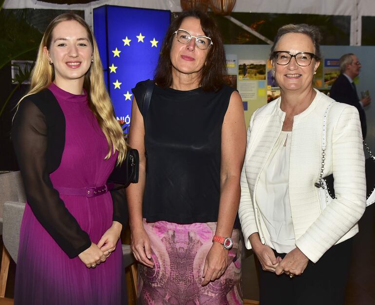 Sinja Randt, Germana Topolobec y Barbara Krause.
