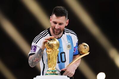 Lionel Messi ya tiene la Copa del Mundo. El astro argentino se consagró con la albiceleste en Qatar