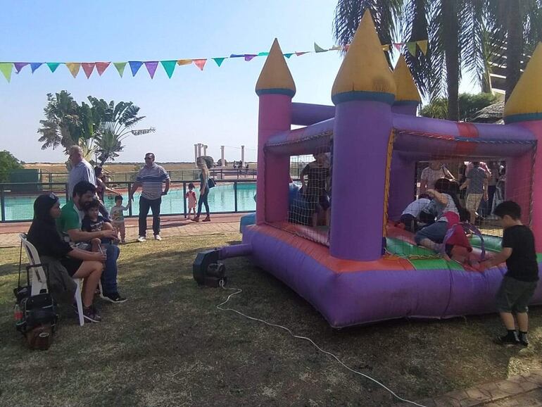El festejo se llevó a cabo con la presencia de 500 niños.
