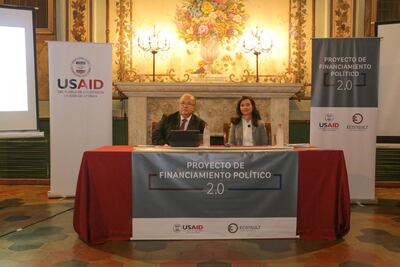 El ministro Jorge Bogarín González y  a la doctora María Eugenia Escobar Bravo abrieron la jornada de capacitación en prevención de lavado de activos y financiamiento del terrorismo mediante el proselitismo.