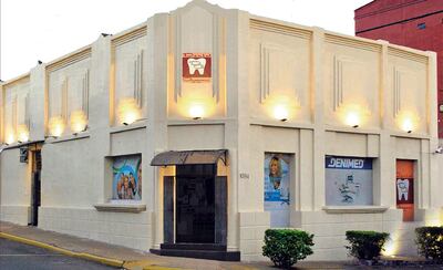 Además de contar con varias sucursales, posee una tienda online y envíos vía encomienda.