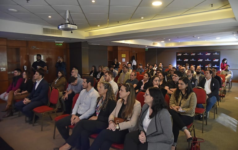 Clientes, colaboradores y representantes del sector público asistieron al lanzamiento.