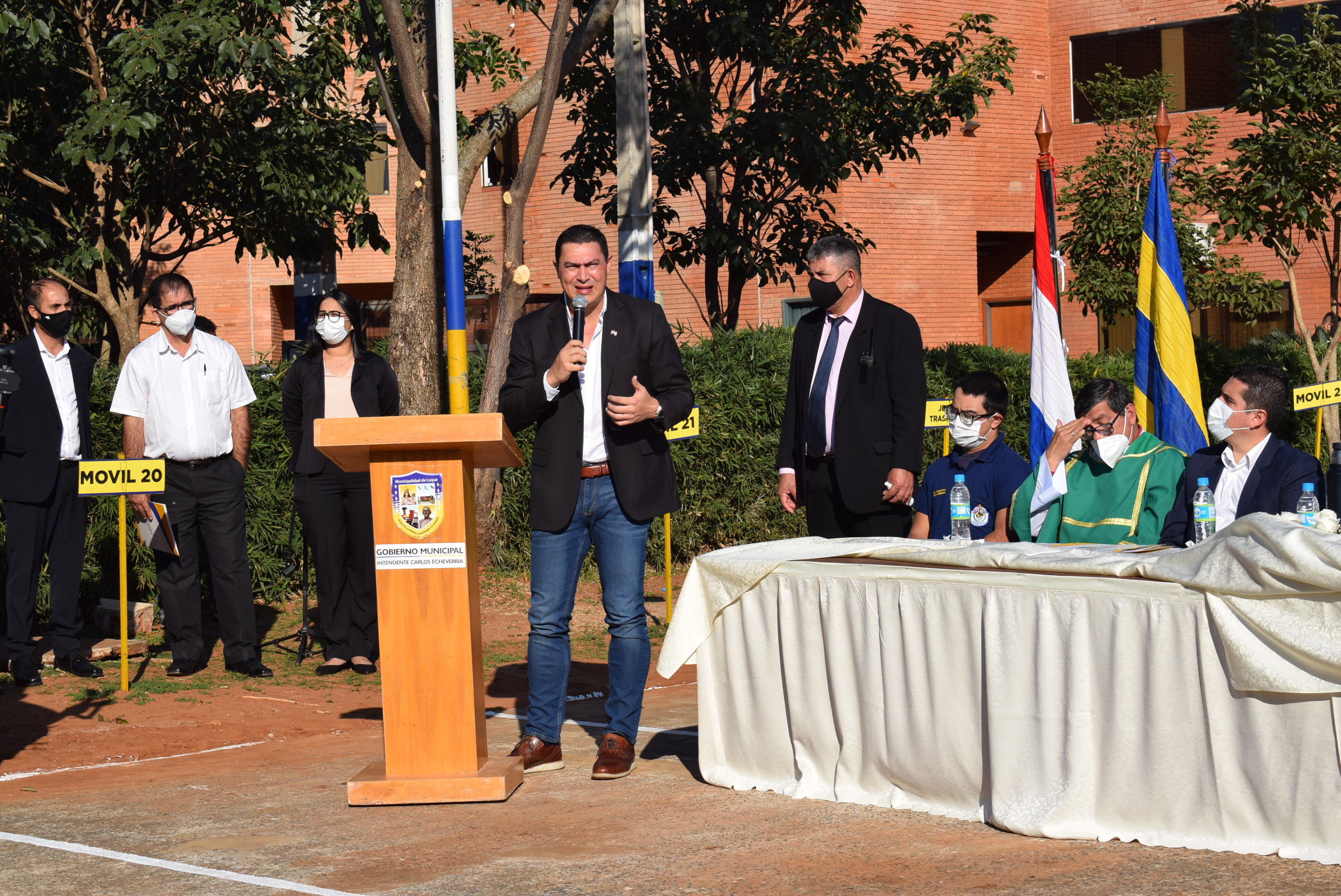 Carlos Echeverría, renunció en la fecha para comenzar su campaña política, ya que el mismo busca ser reelecto en octubre.
