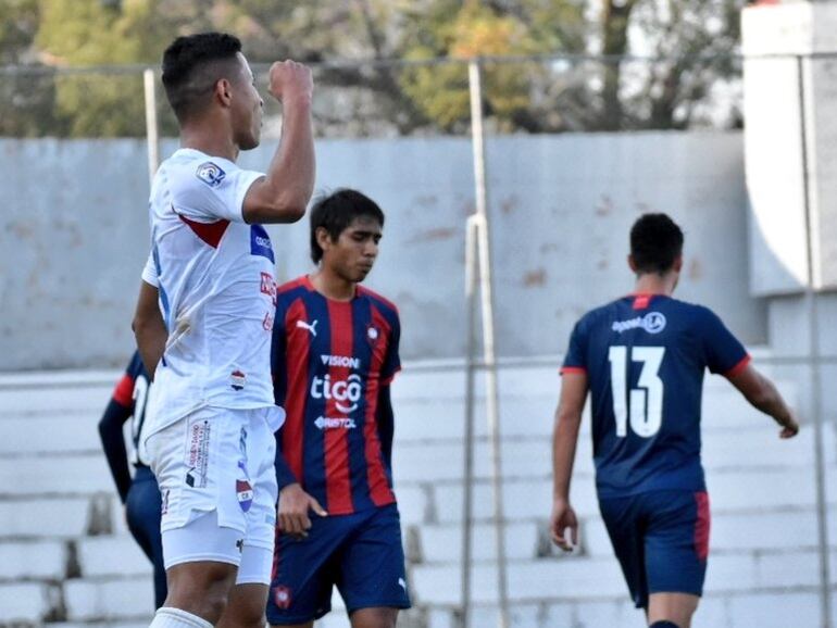 Rodi Ferreira festeja el tanto contra Cerro Porteño en el amistoso del sábado.