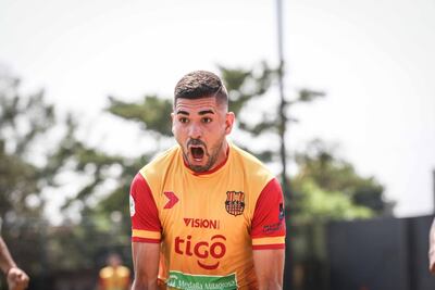El grito de gol del atacante Emilio  Ibarra, quien abrió el camino del triunfo ayer. (Foto: APF)
