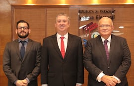 César Rossel, Jaime Bestard Jorge Bogarín, ministros del TSJE, quienes deberán resolver el pedido de auxilio de la ANR.