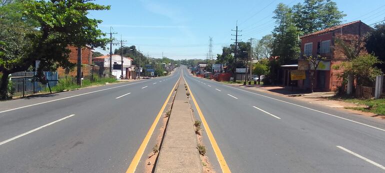 La Ruta Py 01, ex-Acceso Sur, completamente vacía.