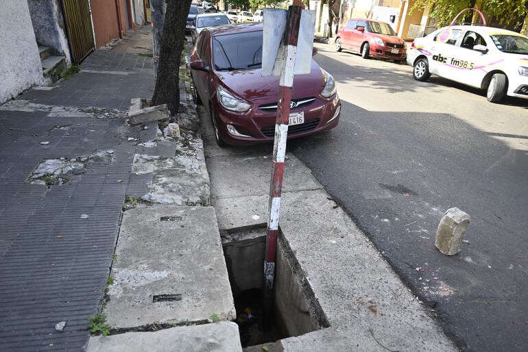El 3 de este mes, ABC ya había fotografiado el sitio y se encontraba así.