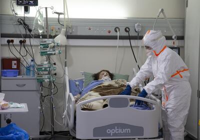 Atención a casos Covid-19 en terapia intensiva.