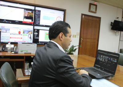 El Ing. Félix Sosa, presidente de la ANDE, durante la reunión del Comisión de Entes Binacionales.